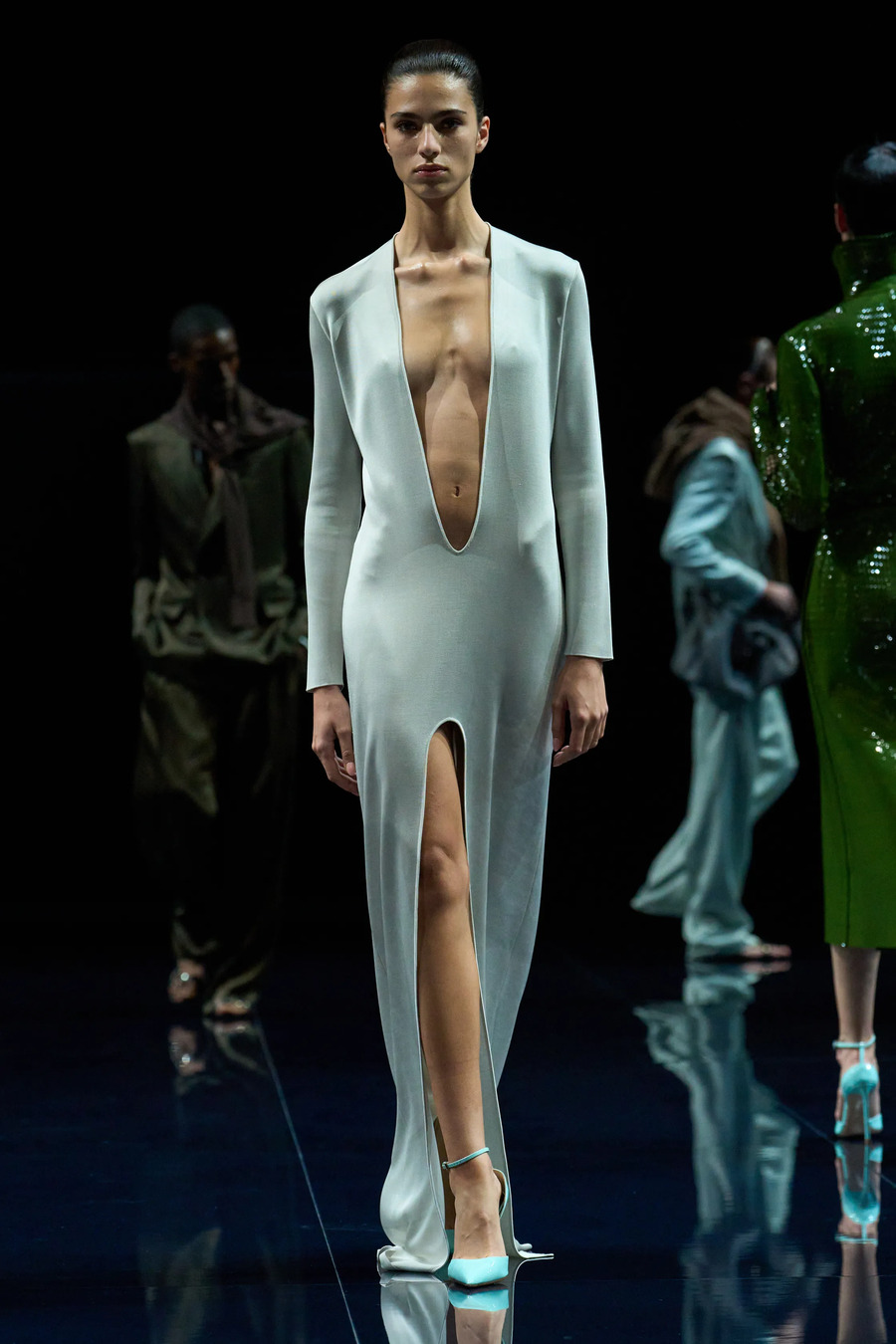 Arroganter Chic: Haider Ackermann präsentierte seine Debütkollektion SS’26 für Tom Ford