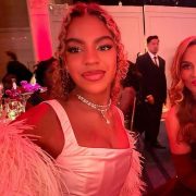 Verspielte Beyoncé als Hauptfigur im Teaser für den gemeinsamen Drop mit Levi’s