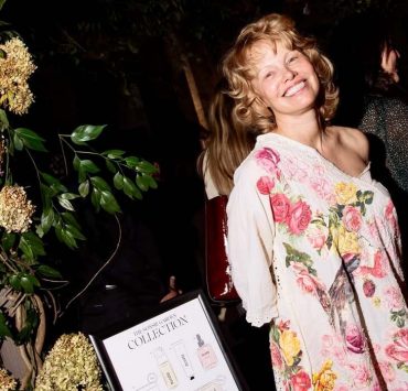 Pamela Anderson mit Söhnen bei der Eröffnung ihres Pop-up-Stores in New York