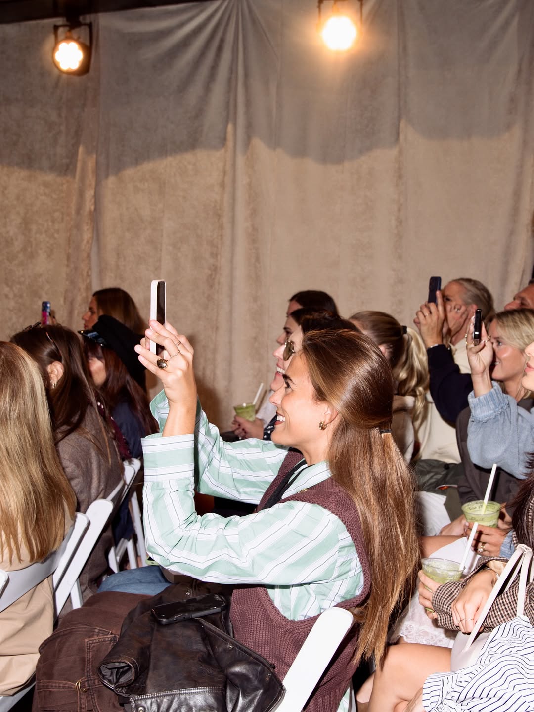 Pamela Anderson mit Söhnen bei der Eröffnung ihres Pop-up-Stores in New York