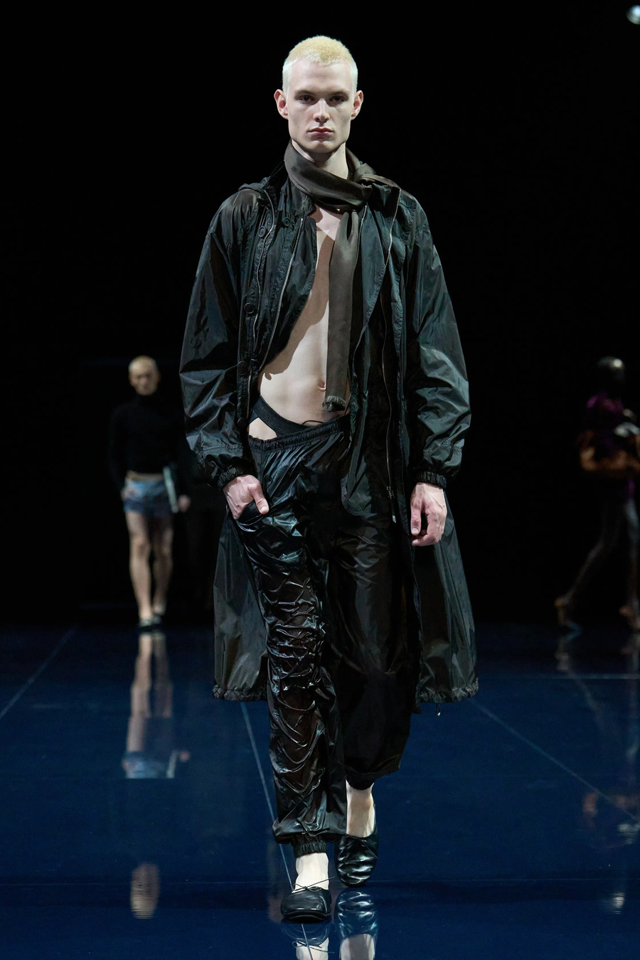 Arroganter Chic: Haider Ackermann präsentierte seine Debütkollektion SS’26 für Tom Ford