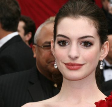 Seltene Ausgeh-Gelegenheit: Anne Hathaway mit ihrem Ehemann beim Gala-Abend in New York