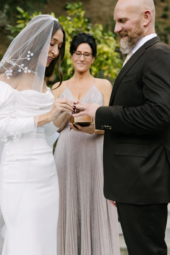 Lachen und Freudentränen: Gigi und Bella Hadid auf der Hochzeit ihrer älteren Schwester