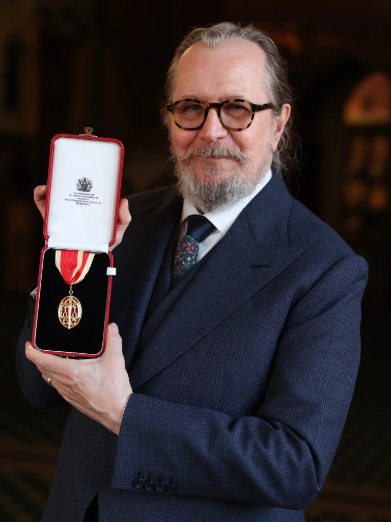 Gary Oldman zum Ritter geschlagen