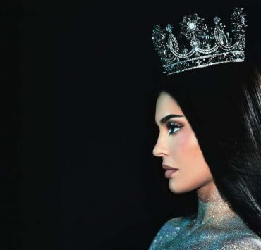 Kylie Jenner bringt eine limitierte Make-up-Kollektion zum 10-jährigen Jubiläum ihrer Marke heraus