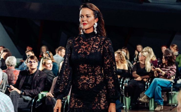 Martina Reuter Conquers the Runway Once Again