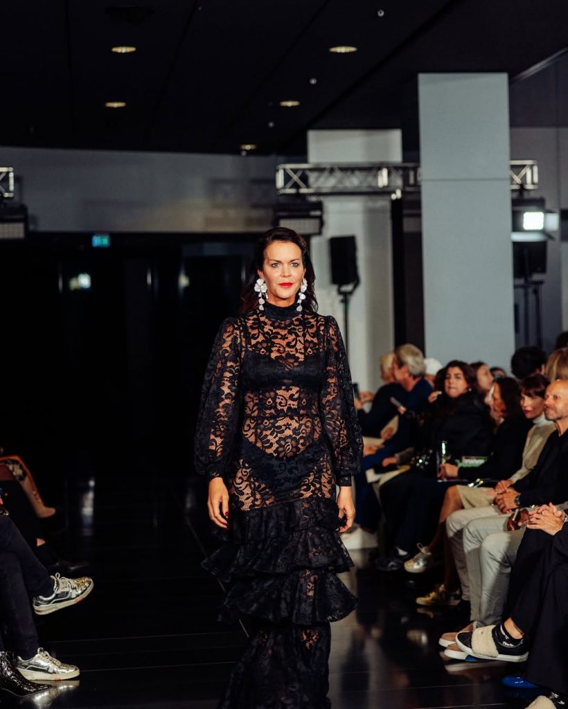 Martina Reuter erobert erneut den Laufsteg