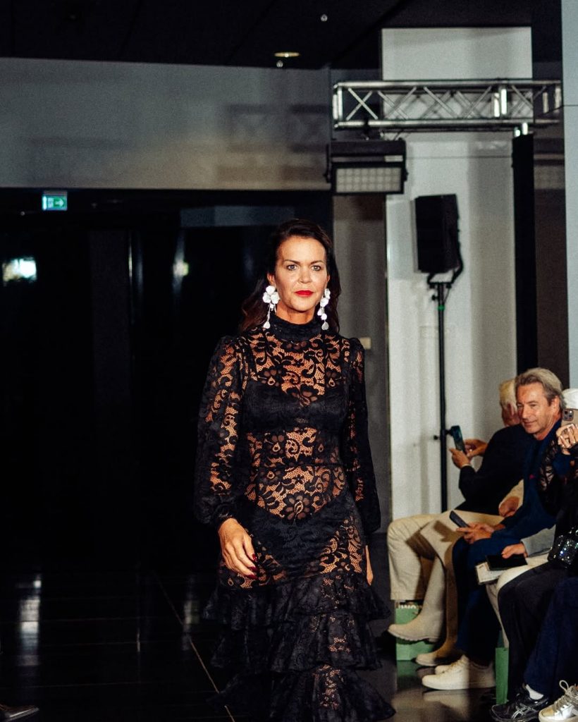 Martina Reuter erobert erneut den Laufsteg