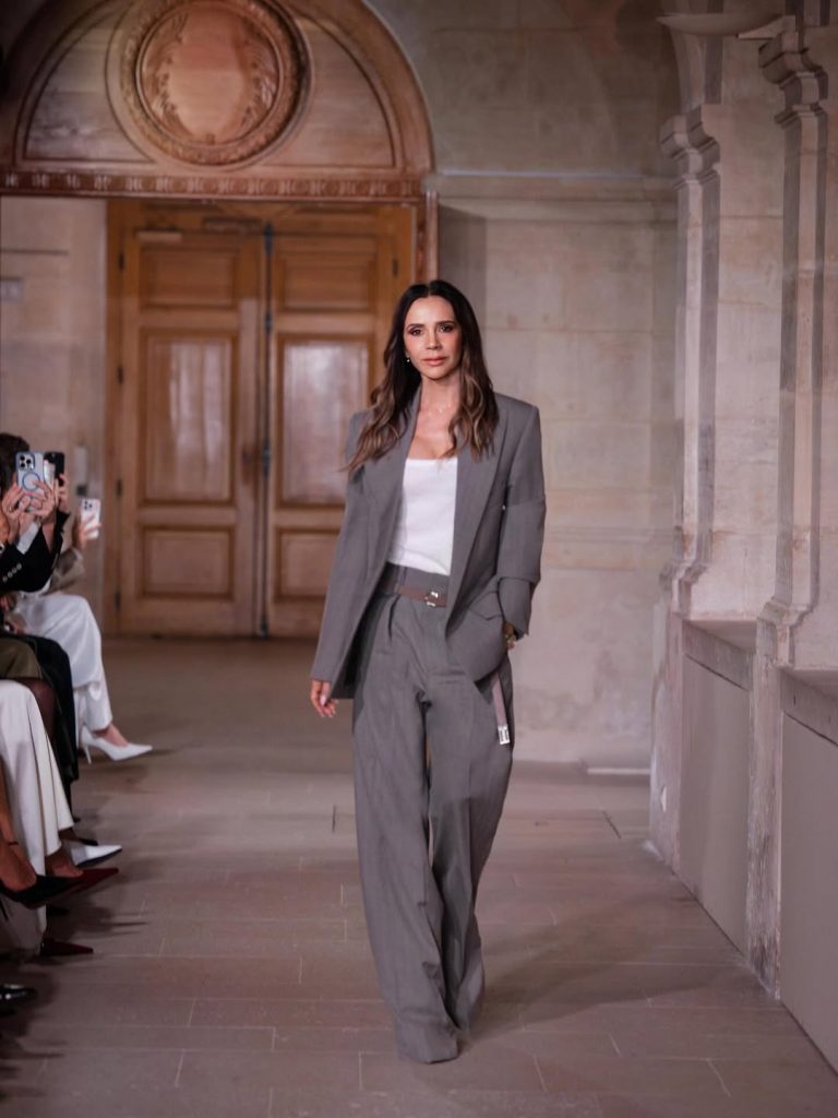 Die Beckhams und Anna Wintour in der Front Row bei der Victoria-Beckham-Show