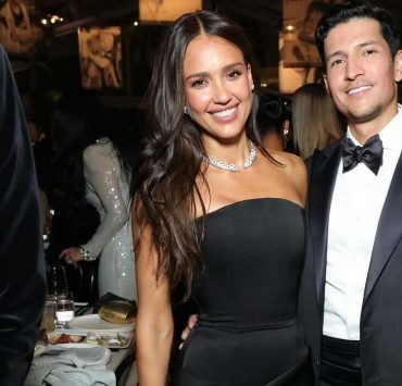 Jessica Alba makes red carpet debut with new boyfriend