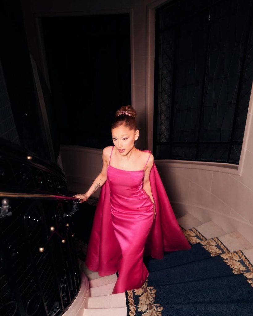 Ariana Grande strahlt bei der Premiere von Wicked: One Wonderful Night in funkelndem Swarovski-Schmuck