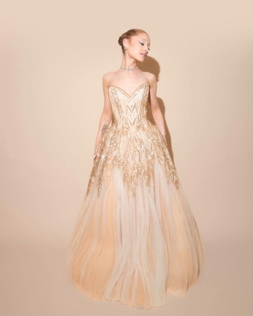 Ariana Grande strahlt bei der Premiere von Wicked: One Wonderful Night in funkelndem Swarovski-Schmuck