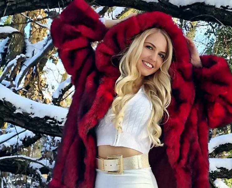 Beatrice Turin Unveils Her New Christmas Single