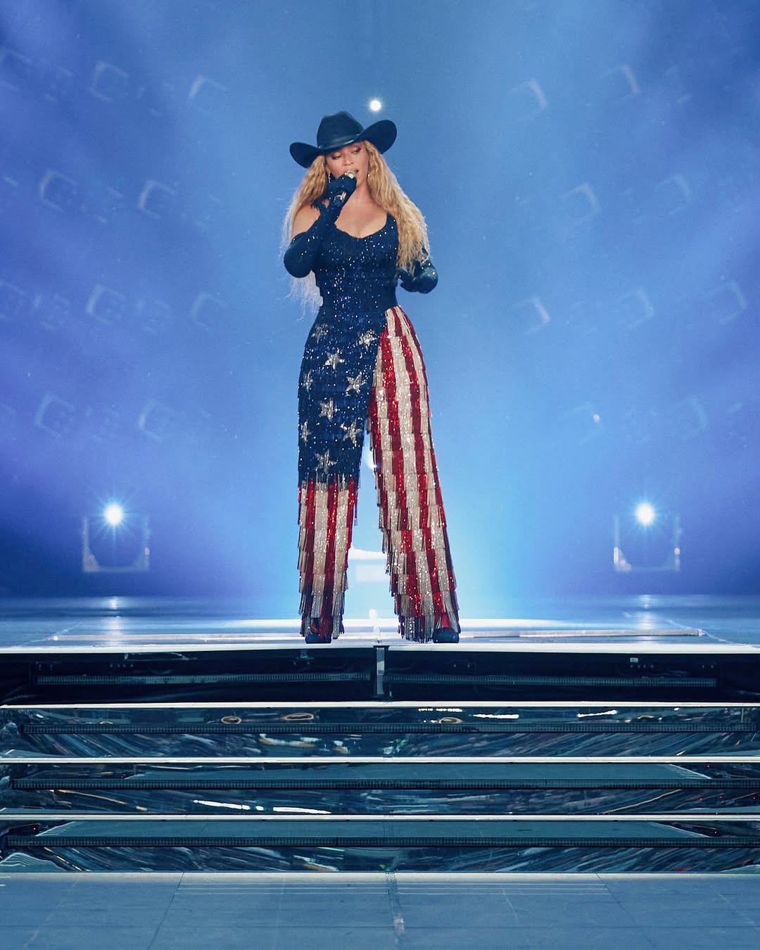 Spotted: Sabrina Carpenter lit up the stage in a Swarovski ensemble