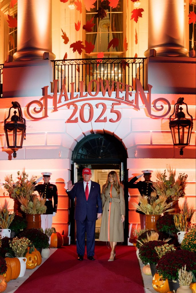 Donald und Melania Trump veranstalten Halloween-Feier im Weißen Haus