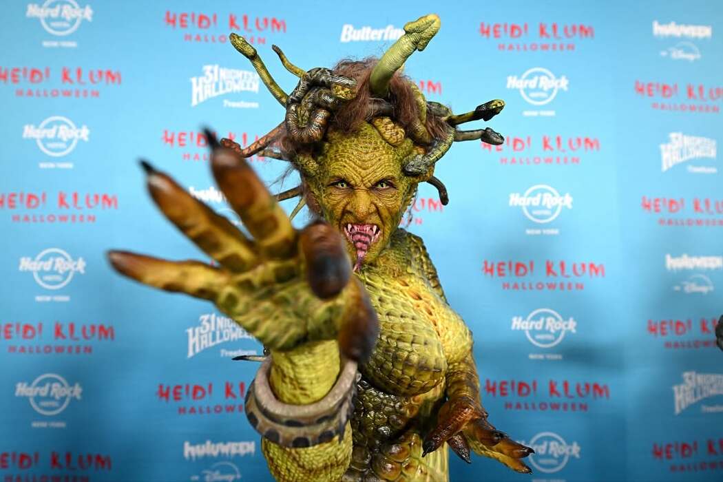 Halloween 2025: Heidi Klum, Paris Hilton und andere Stars in fantastischen Kostümen
