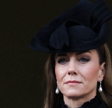 Kate Middleton und Prinz William mit ihren Kindern bei der Gedenkparade zum Remembrance Day