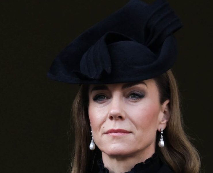 Kate Middleton and Prince William Attend Remembrance Day Parade with Their Children