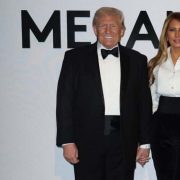 Bild des Tages: Jennifer Lopez in einem luxuri&ouml;sen, von &laquo;Bridgerton&raquo; inspirierten Kleid