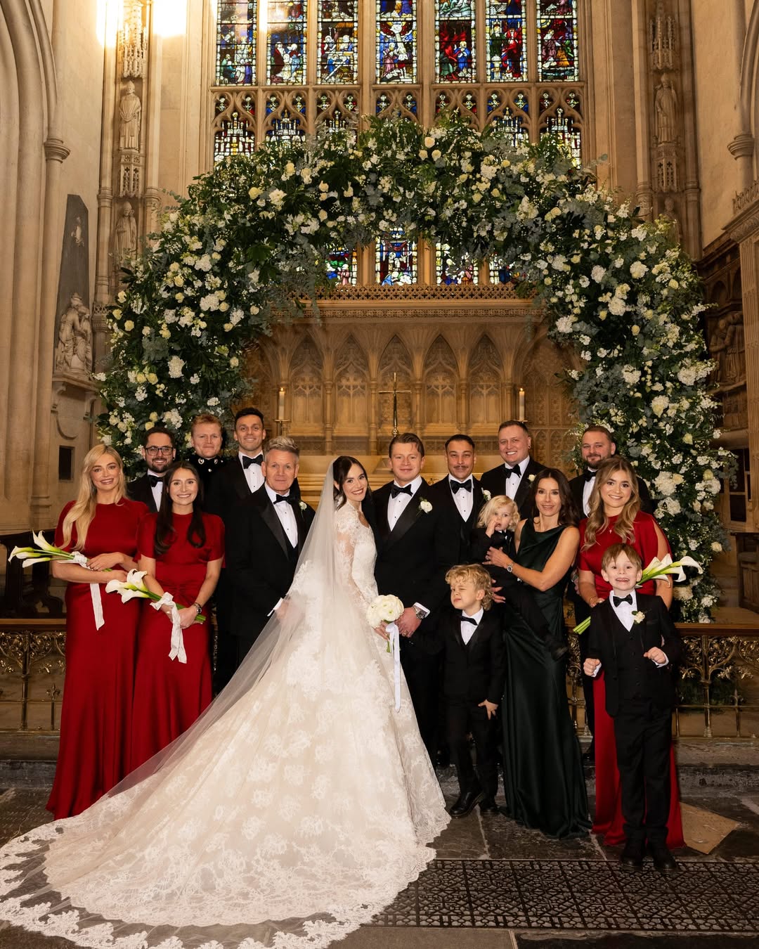 Gordon Ramsay hat seine Tochter verheiratet: erste Fotos und Details der Hochzeit