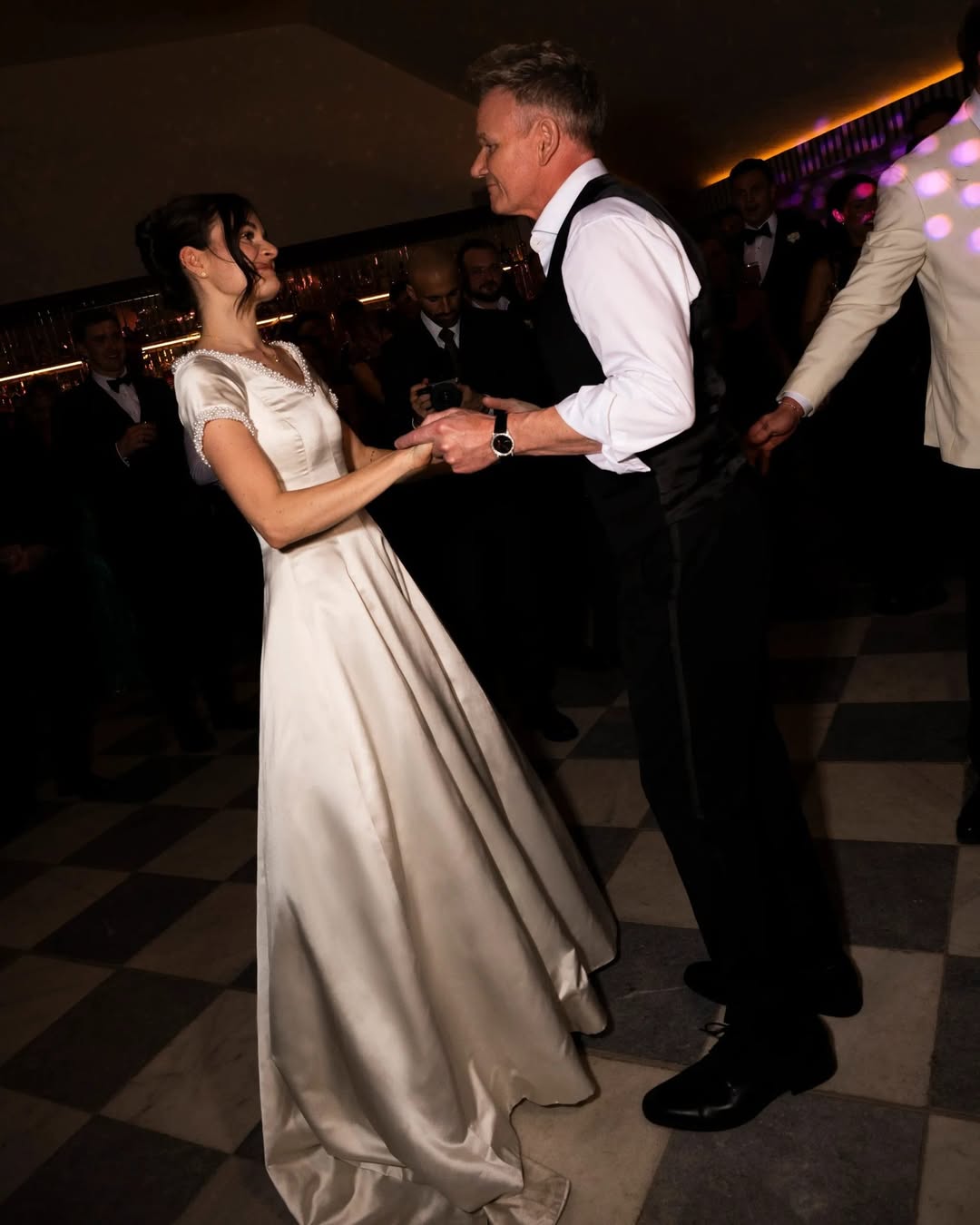 Gordon Ramsay hat seine Tochter verheiratet: erste Fotos und Details der Hochzeit