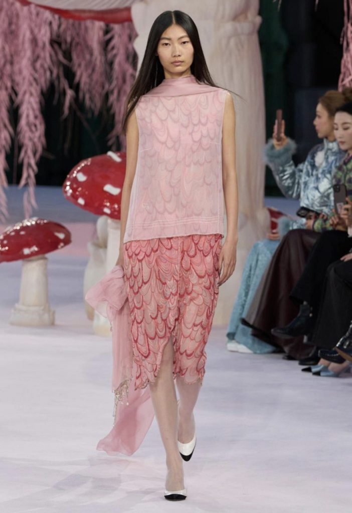 Neue Klassiker und Romantik in der Deb&uuml;tkollektion von Matthieu Blazy f&uuml;r Chanel