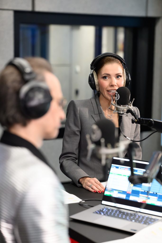 Victoria Swarovski moderiert den Eurovision Song Contest 2026