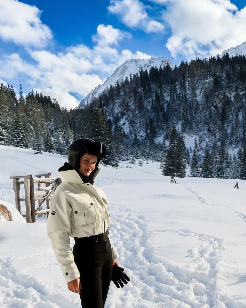 Rosie Huntington-Whiteley and Jason Statham Enjoy Family Vacation in Austria&rsquo;s Tyrol