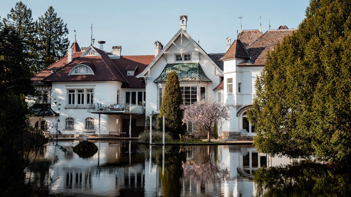 Aristokratisches Erbe bei Wien: Habsburger-Schloss für 33 Mio. € zum Verkauf