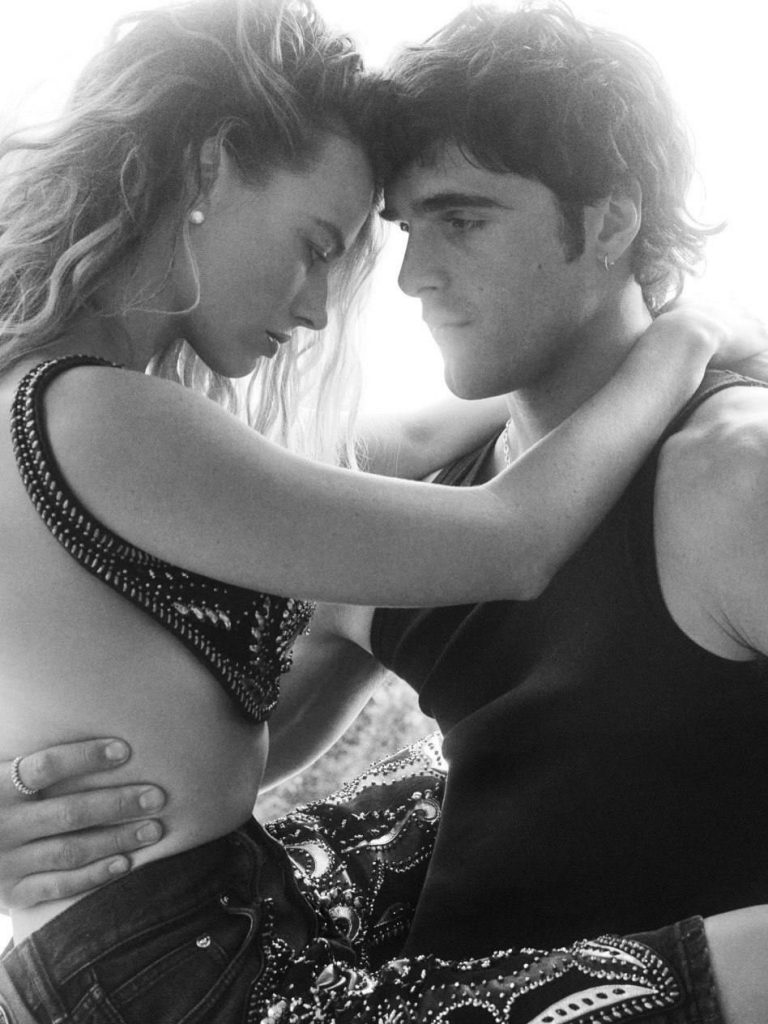 Zur&uuml;ckhaltende Leidenschaft: Margot Robbie und Jacob Elordi auf dem Cover der Vogue