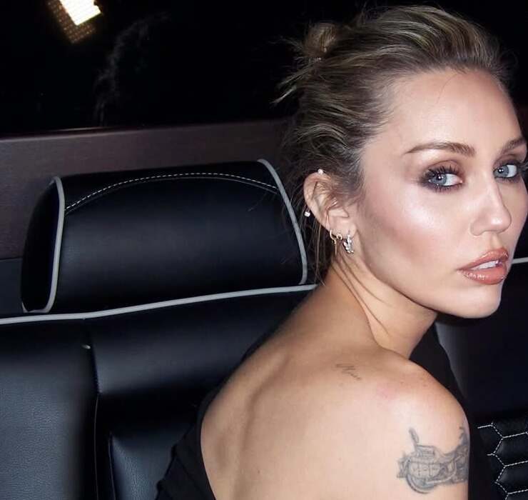 Miley Cyrus returns to the role of Hannah Montana