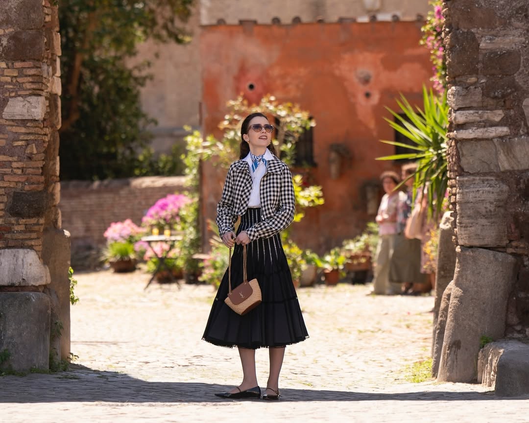 Lily Collins wird Audrey Hepburn in einem Projekt über «Frühstück bei Tiffany» spielen