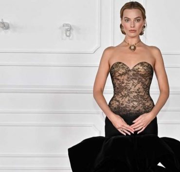 Margot Robbie wegen kultureller Aneignung durch Cartier-Anh&auml;ngerin kritisiert