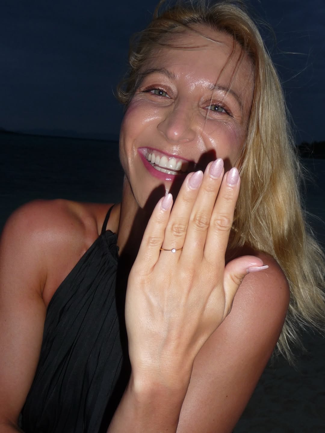 Die Tänzerin Kathrin Menzinger hat ihre Verlobung bekannt gegeben