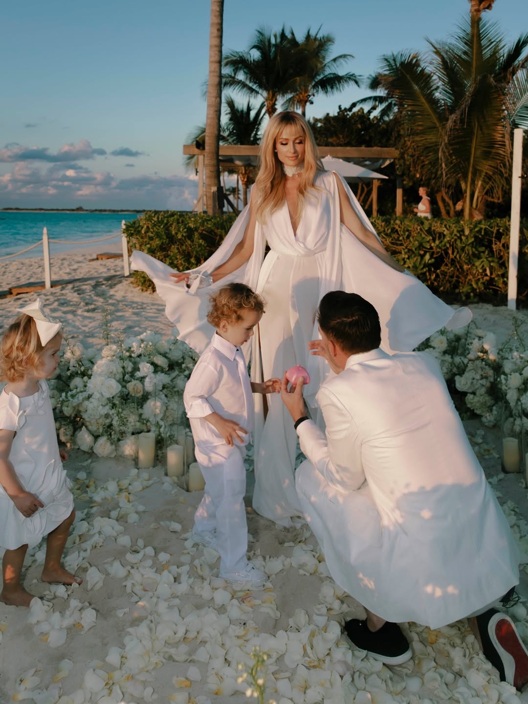 Wieder verheiratet: Paris Hiltons Mann hat ihr erneut einen Antrag gemacht