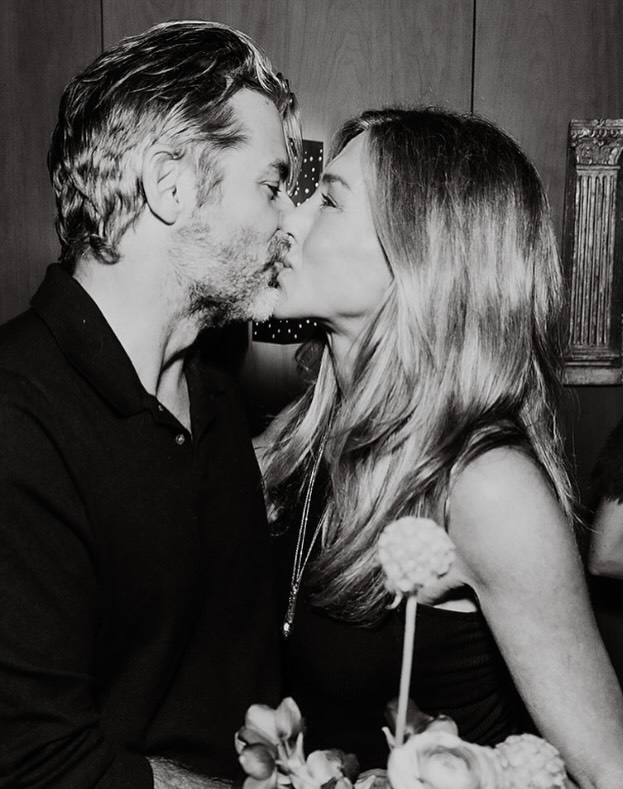 Jennifer Aniston&rsquo;s boyfriend shares romantic photos with the actress