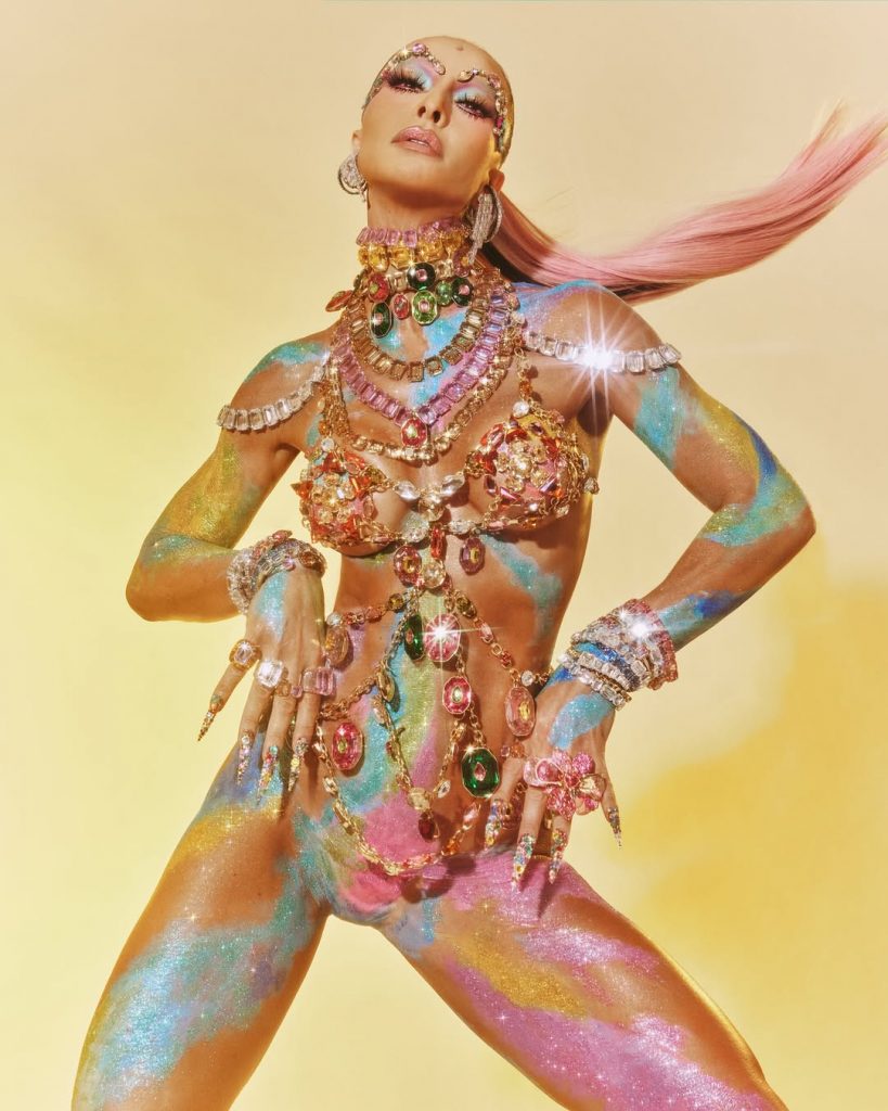 Sabrina Sato erstrahlt in Swarovski-Kristallen beim Karneval in Rio de Janeiro