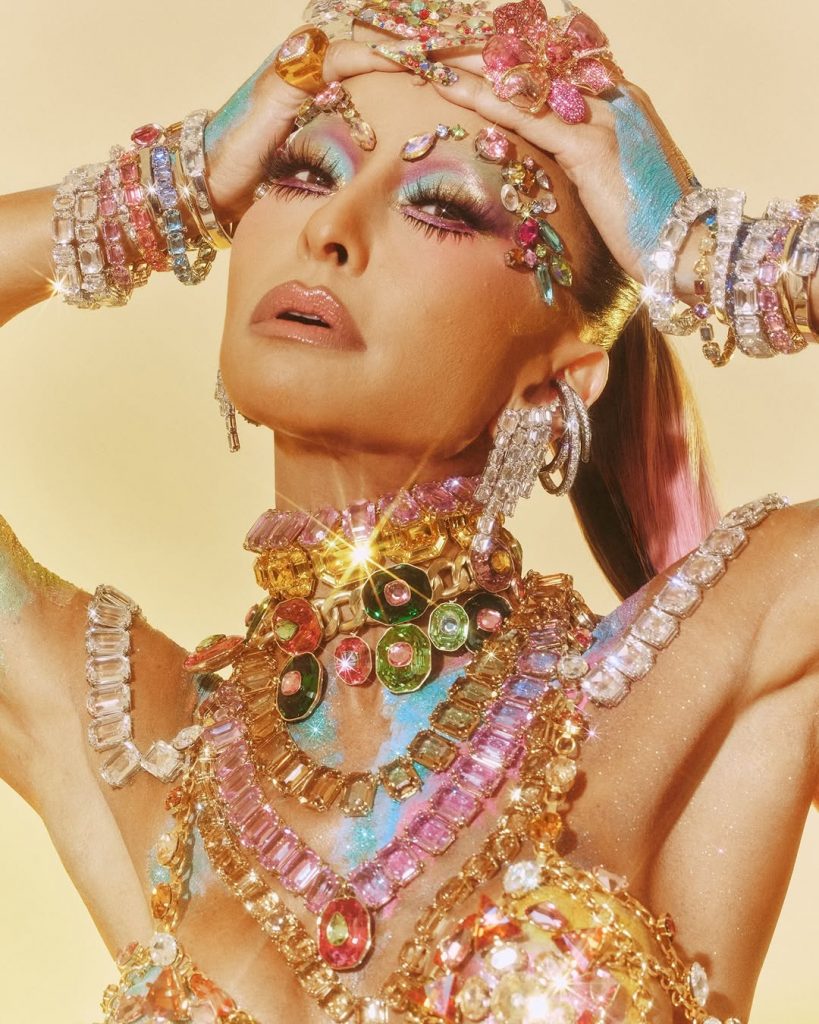 Sabrina Sato erstrahlt in Swarovski-Kristallen beim Karneval in Rio de Janeiro