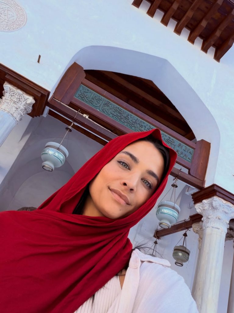 Familienurlaub: Amira Aly mit ihren S&ouml;hnen in &Auml;gypten