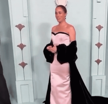 Meghan Markle zeigt sich erstmals seit Langem in einem Abendlook