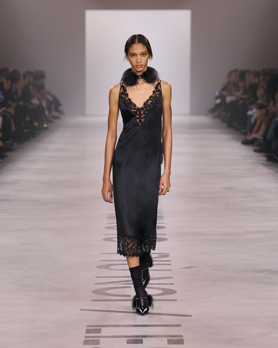 Sehr &auml;hnlich: Jessica Alba mit Tochter auf der Fendi-Show in Mailand