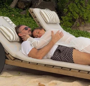 Stefanie Davis und Alfred Enzensberger machen Urlaub auf den Seychellen