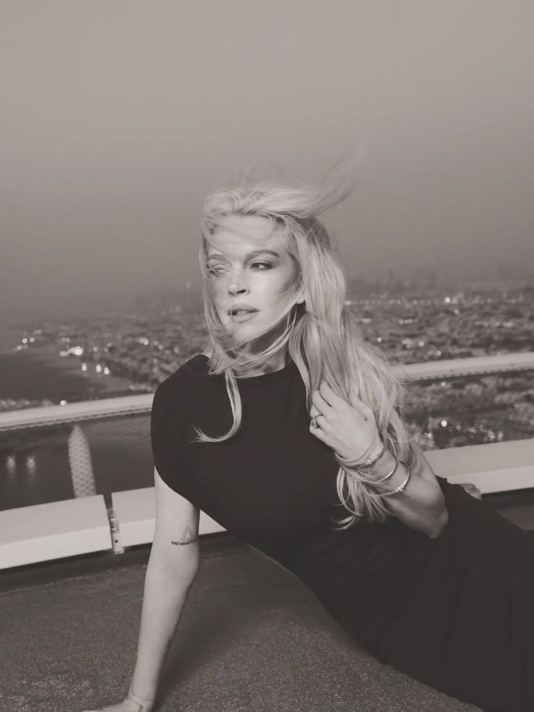 Lindsay Lohan spricht in Vogue Arabia über eine schwierige Kindheit