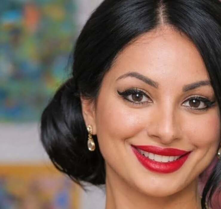 Künstlerin Margarita Gavrielova verwandelt Silvia Schneider in eine Göttin