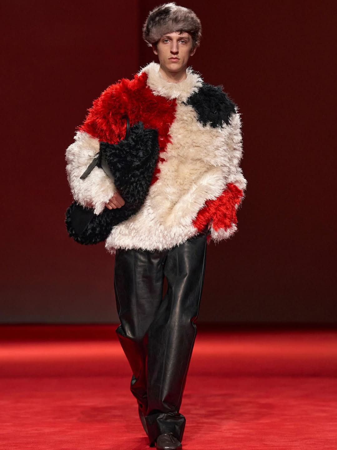 Spiel der Kontraste in der Herbst-Winter-Kollektion von Bottega Veneta