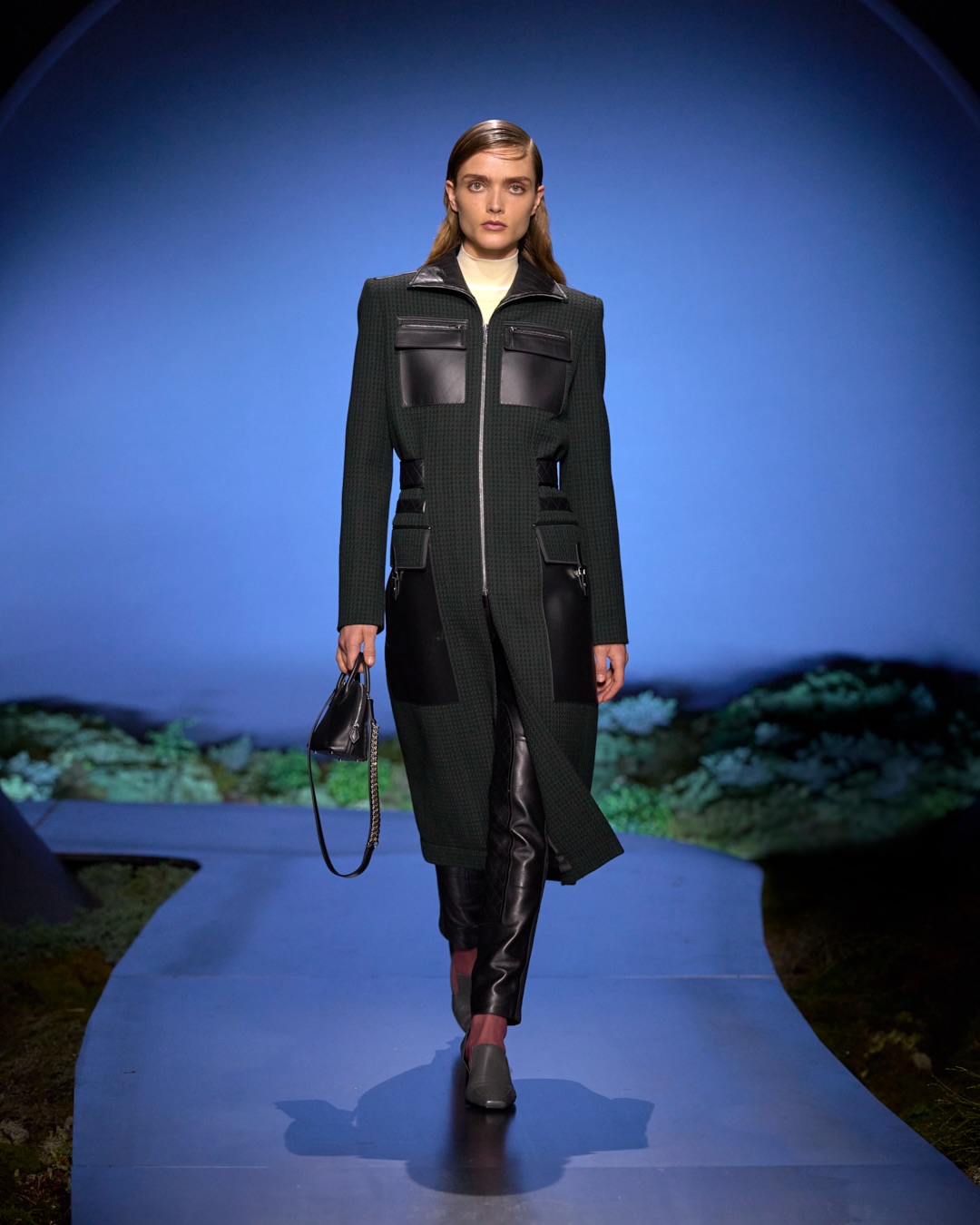 Mondlicht und Jockey-&Auml;sthetik: Herm&egrave;s pr&auml;sentiert die Kollektion FW&rsquo;2026