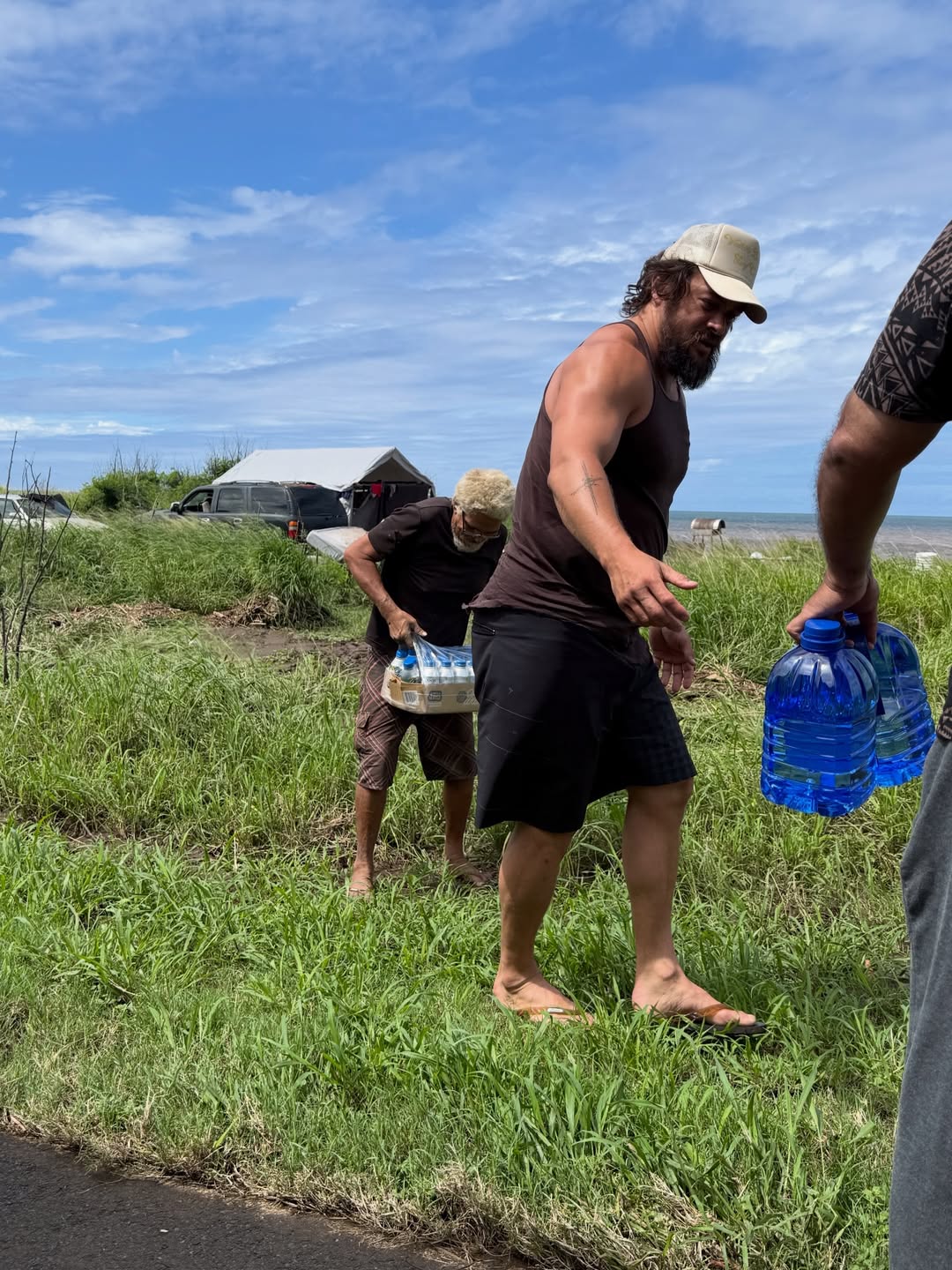 Jason Momoa verl&auml;sst seine Heimat Hawaii in aller Eile
