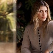 &Uuml;ber Alter, Mutterschaft und eine ikonische Rolle: Anne Hathaway im Interview f&uuml;r Harper&rsquo;s Bazaar