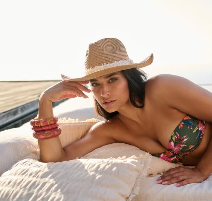 Amira Aly im Swimwear-Campaign f&uuml;r Lascana