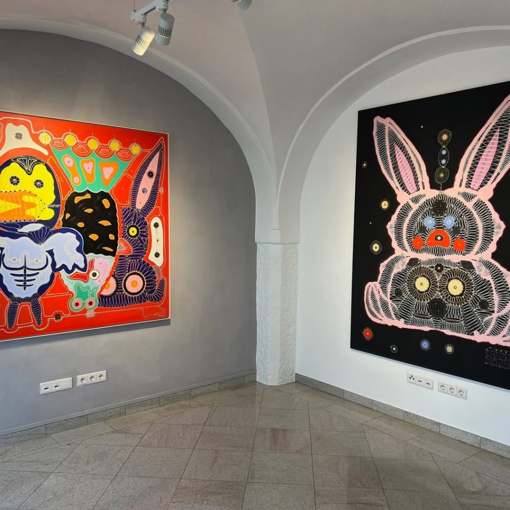 Vanessa Küstner präsentiert eine emotionale Ausstellung in ihrer Heimatstadt Salzburg